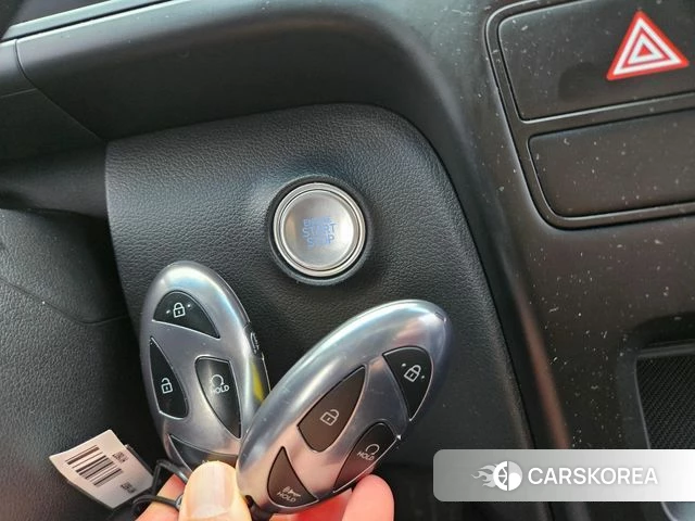 Hyundai Staria 2024 Черный из Кореи, фото 4