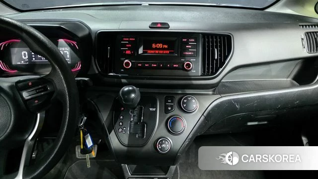 Kia The New Kia Ray 2023 Белый из Кореи, фото 4