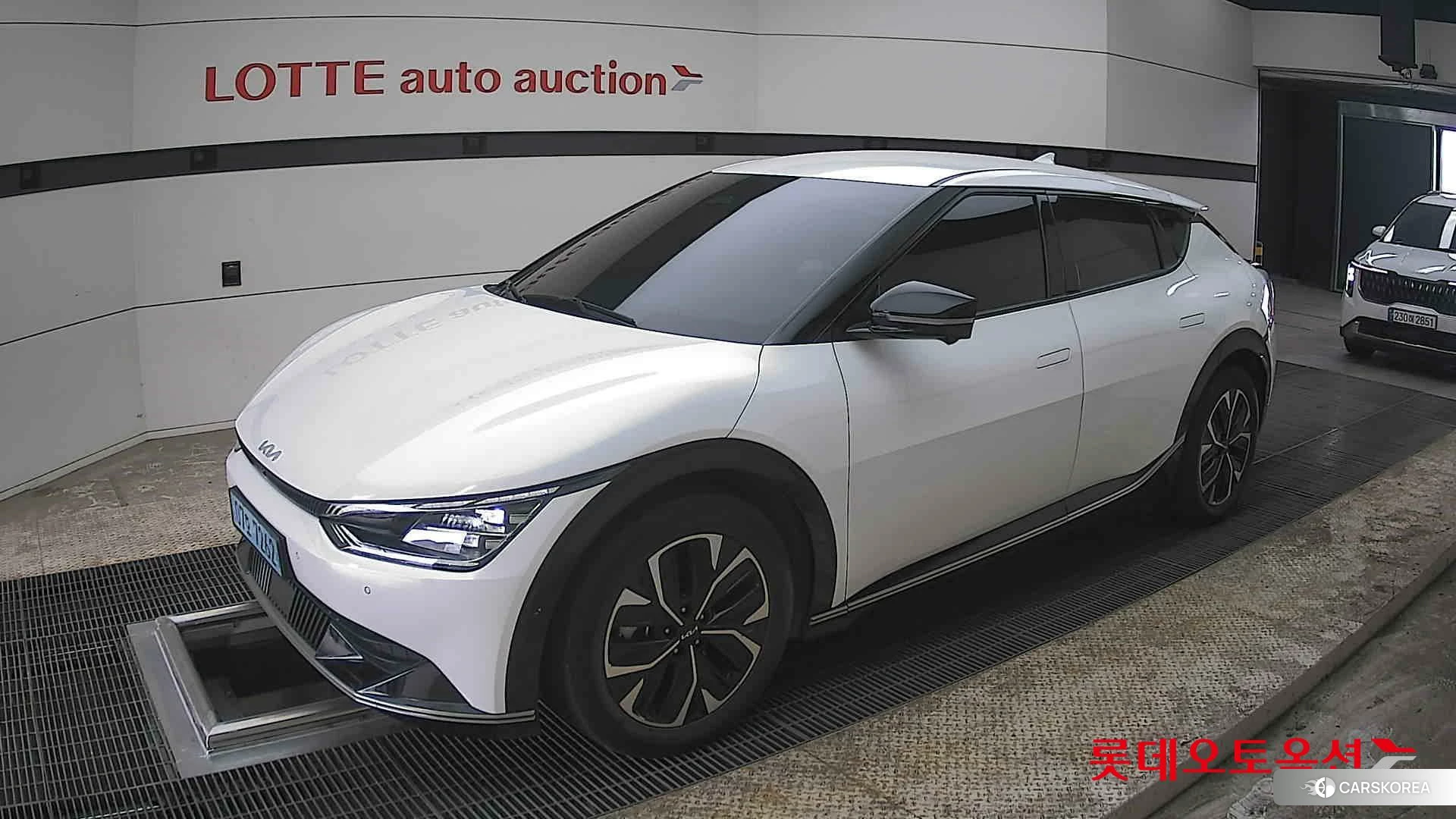 Kia EV6 2022 Snow White Pearl из Кореи, фото 4