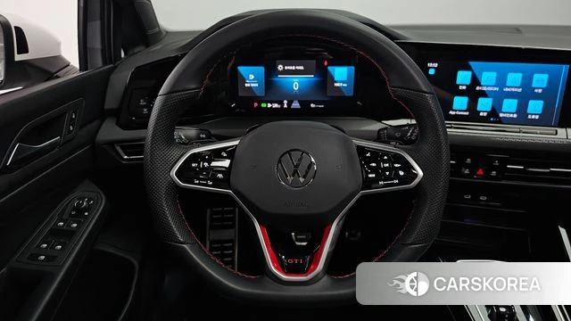 Volkswagen Golf 8th Generation 2024 Белый из Кореи, фото 4