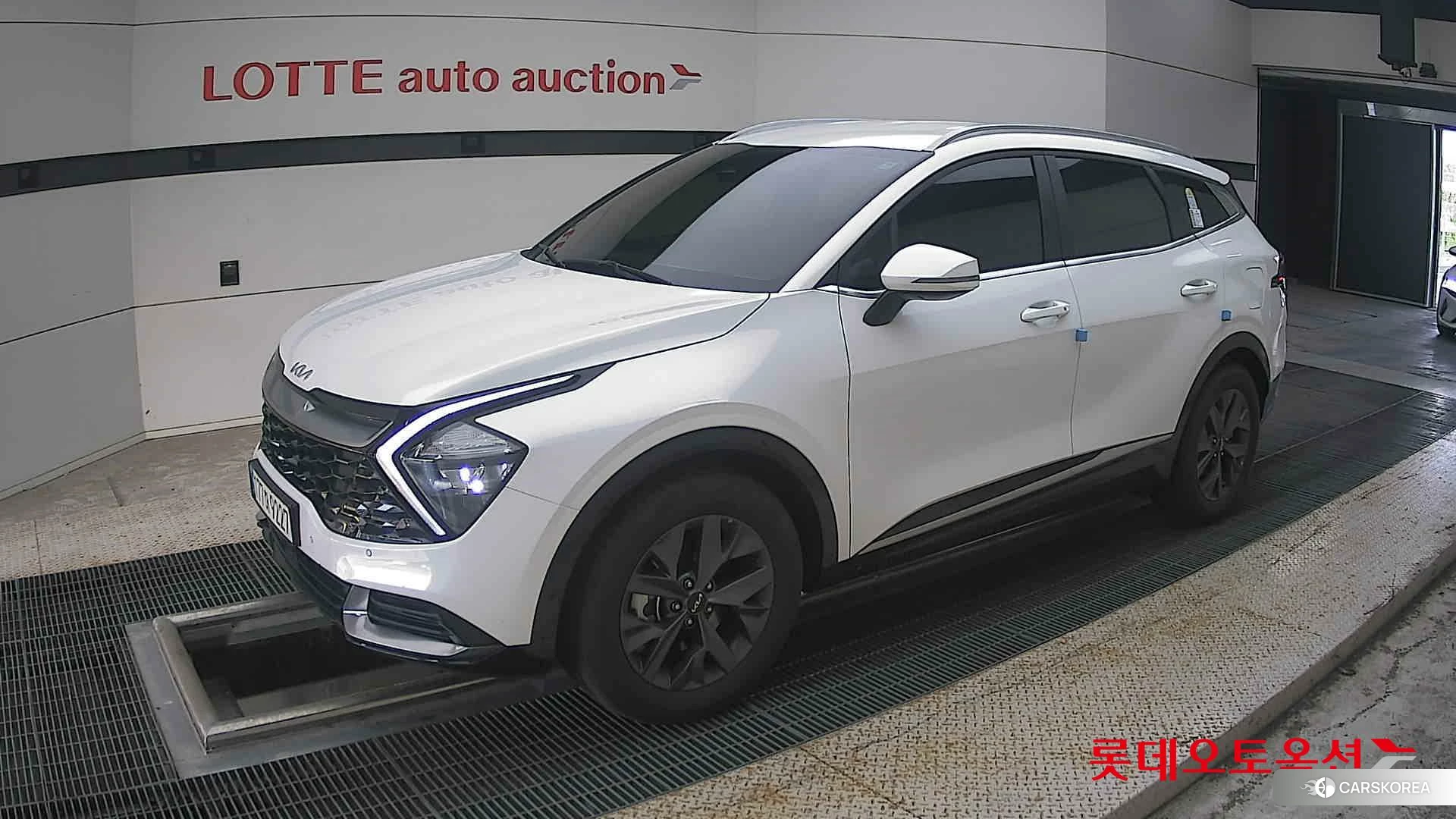 Kia Sportage 2024 Snow White Pearl из Кореи, фото 4