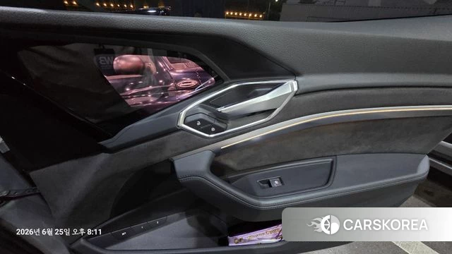 Audi e-Tron 2021 Серебряный из Кореи, фото 4