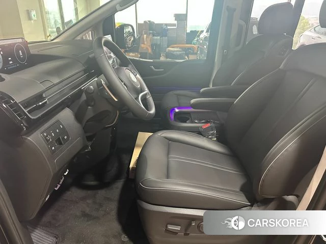 Hyundai Staria 2025 Черный из Кореи, фото 4