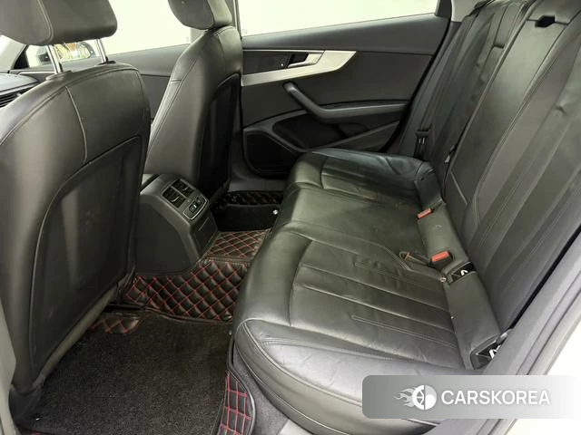 Audi A4L 2018 Белый из Китая, фото 4