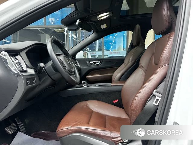 Volvo XC60 2022 Белый из Китая, фото 4