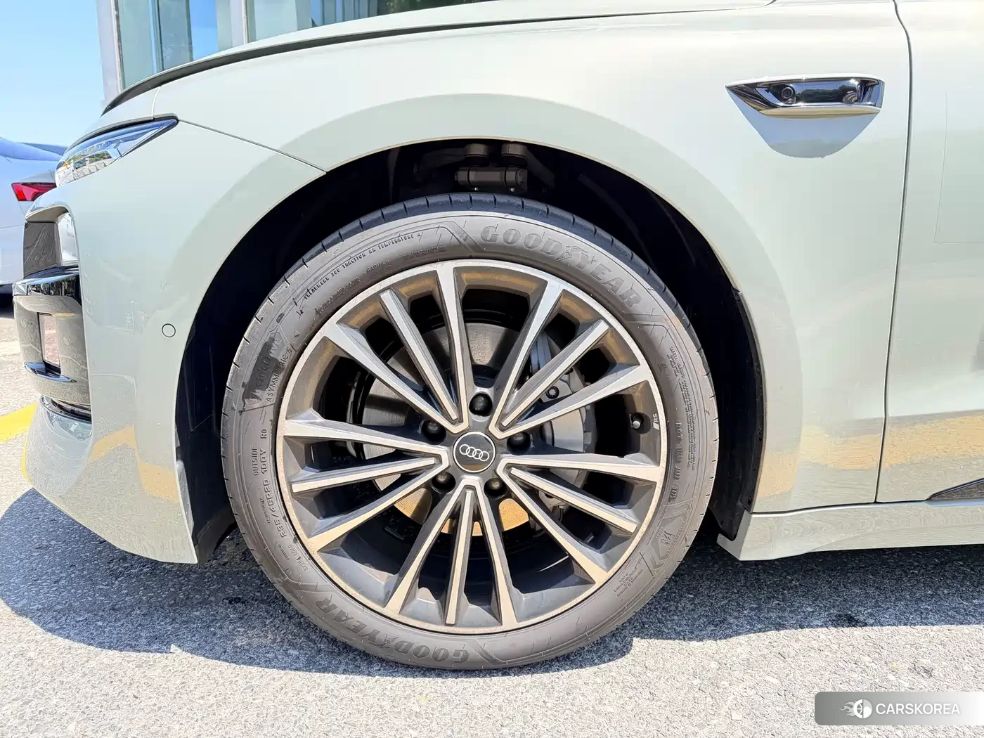Audi A6L e-tron 2026 Зеленый из Китая, фото 4