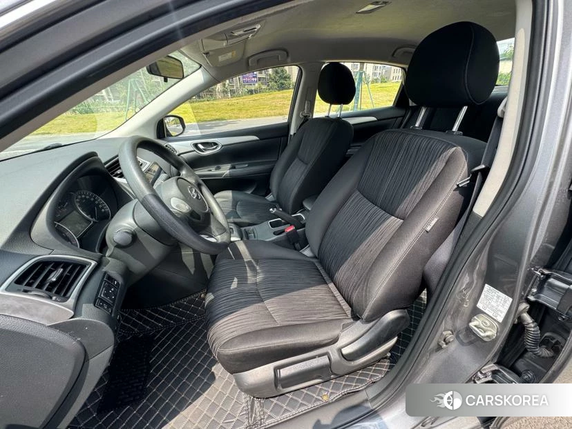 Nissan Xuan Yi 2021 Темно-серый из Китая, фото 4