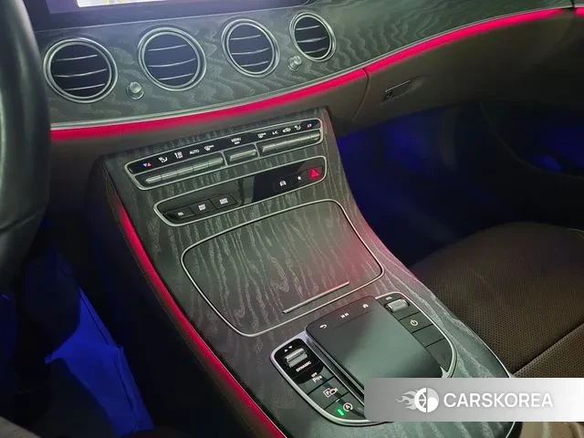 Mercedes-Benz E-Class W213 2023 Белый из Кореи, фото 4