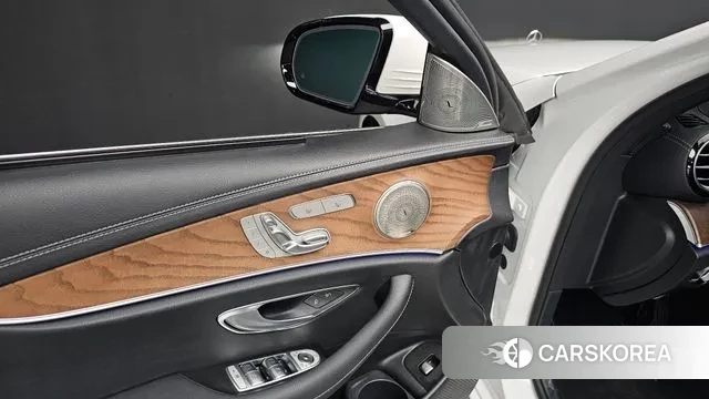 Mercedes-Benz E-Class W213 2023 Белый из Кореи, фото 4