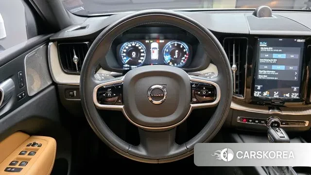Volvo XC60 second Generation 2020 Белый из Кореи, фото 4