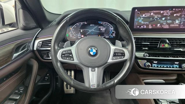 BMW 5 Series (G30) 2021 Белый из Кореи, фото 4