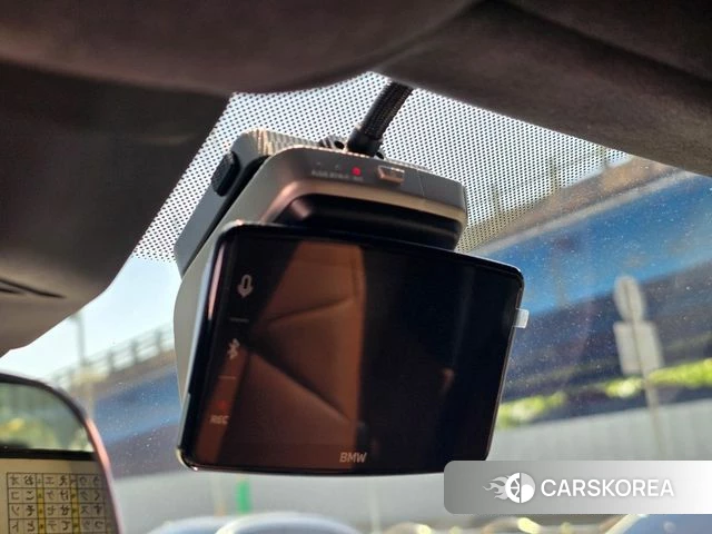 BMW 7 Series (G70) 2024 Светло-серебряный цвет из Кореи, фото 4