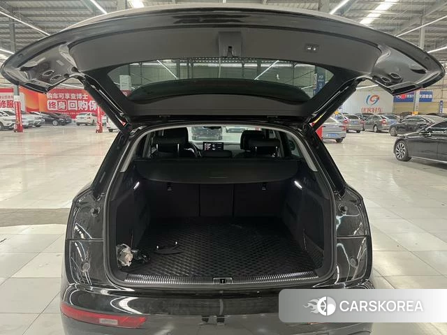 Audi Q5L 2022 Черный из Китая, фото 4