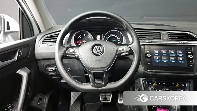 Volkswagen Tiguan second Generation 2018 Белый из Кореи, фото 4