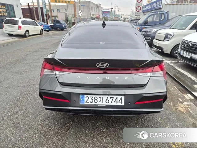 Hyundai The New Avante (CN7) 2023 Темно-зеленый из Кореи, фото 4