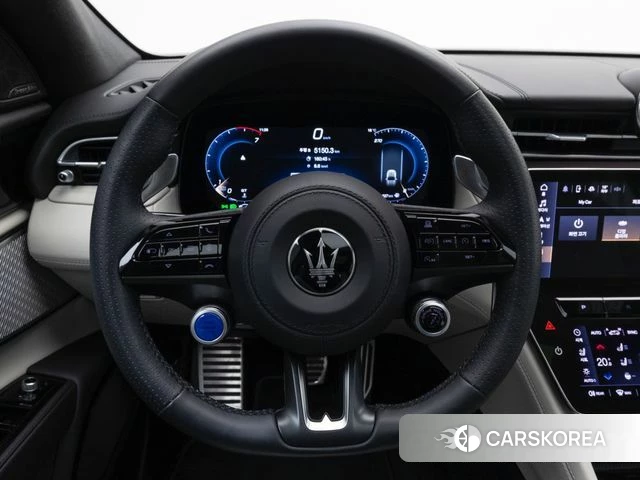 Maserati Grecale 2024 Светло-серебряный цвет из Кореи, фото 4