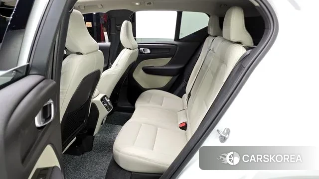 Volvo XC40 2024 Белый из Кореи, фото 4