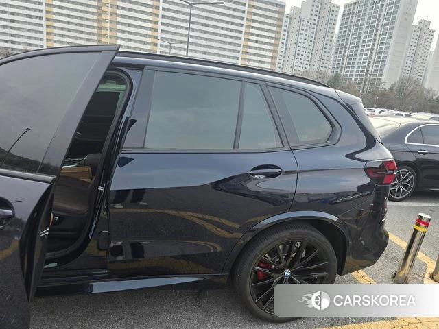 BMW X5 (G05) 2025 Черный из Кореи, фото 4