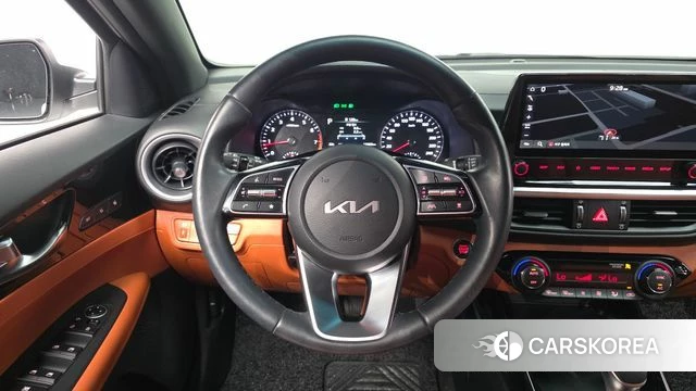 Kia The New K3 2nd generation 2021 Белый из Кореи, фото 4