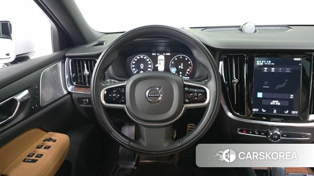 Volvo V60 Cross-Country 2nd Generation 2020 Белый из Кореи, фото 4