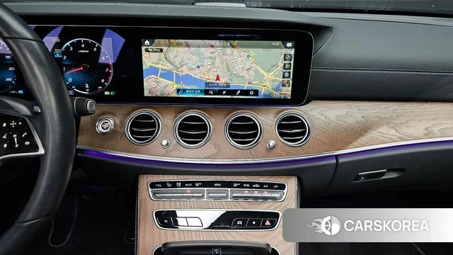 Mercedes-Benz E-Class W213 2022 Белый из Кореи, фото 4