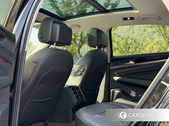 Volkswagen Passat 2022 Черный из Китая, фото 4