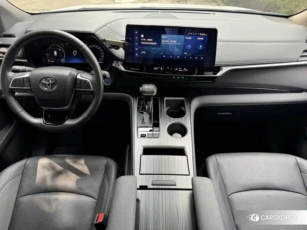 Toyota Sienna 2023 Белый из Китая, фото 4