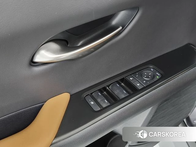 Lexus UX300h 2025 Серый из Кореи, фото 4