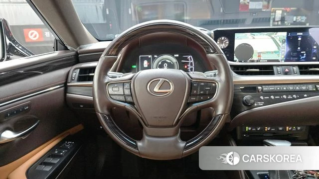 Lexus ES300h 7th generation 2018 Белый из Кореи, фото 4