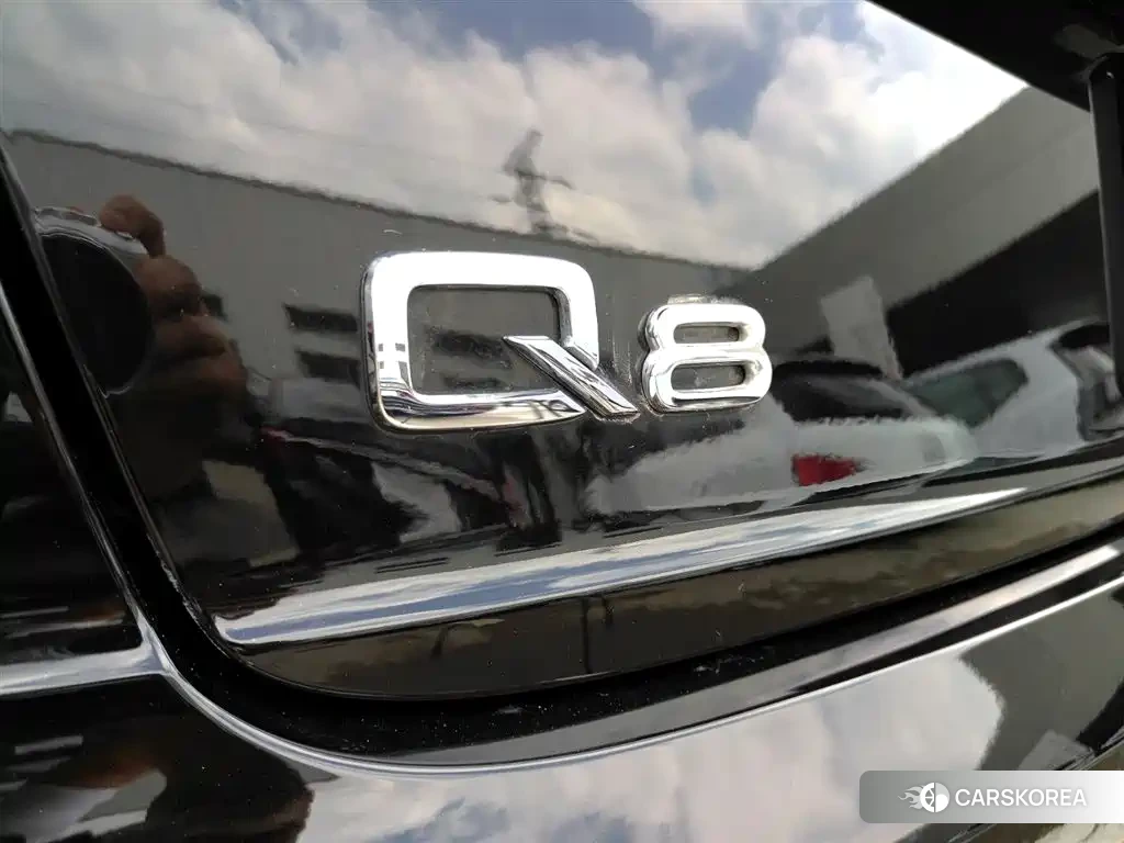 Audi Q8 2023 Черный из Китая, фото 4