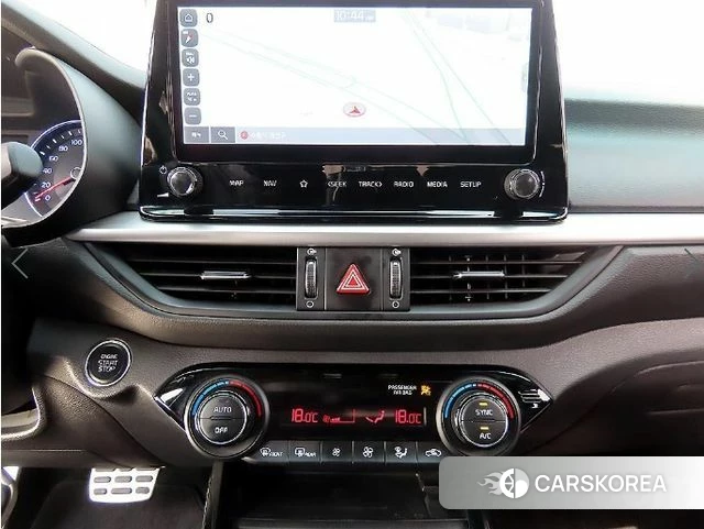 Kia The New K3 2nd generation 2021 Белый из Кореи, фото 4