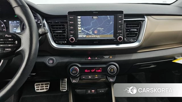 Kia Stonic 2018 Белый из Кореи, фото 4