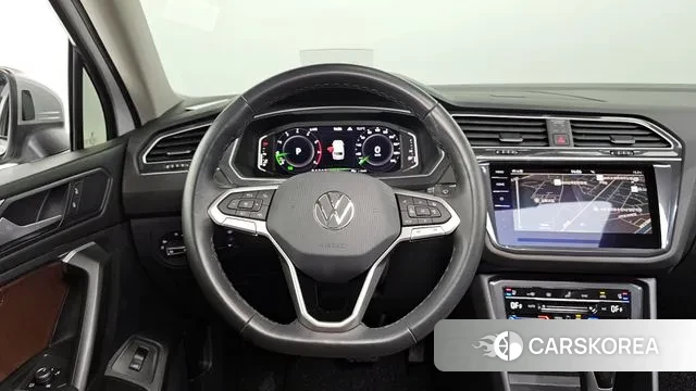 Volkswagen Tiguan Allspace 2024 Белый из Кореи, фото 4