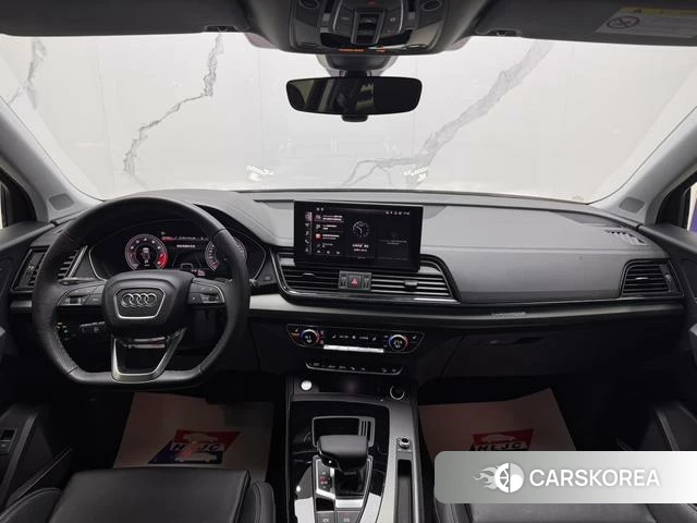 Audi Q5L 2021 Черный из Китая, фото 4