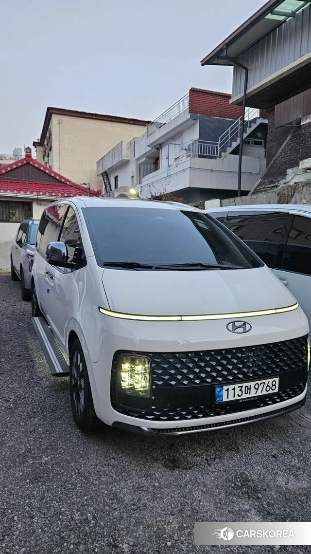 Hyundai Staria 2023 Белый из Кореи, фото 4