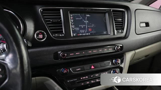 Kia The New Carnival 2018 Белый из Кореи, фото 4