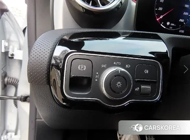 Mercedes-Benz CLA-Class C118 2023 Серебряный из Кореи, фото 4