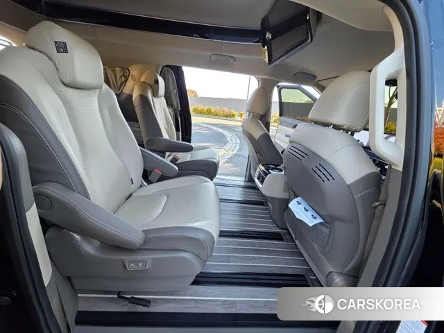 Kia Carnival 4th generation 2023 Черный из Кореи, фото 4
