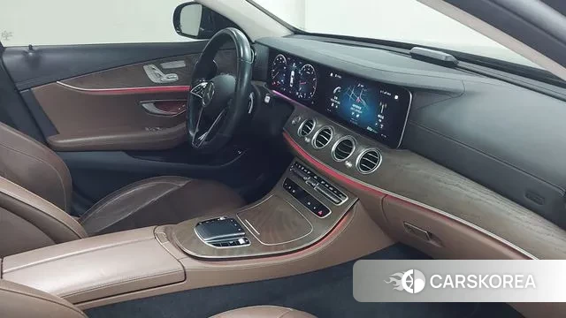 Mercedes-Benz E-Class W213 2021 Черный из Кореи, фото 4