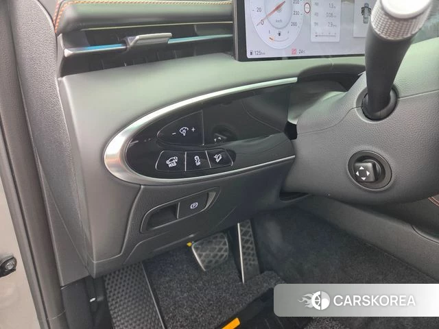 Genesis GV70 2024 Серебристо-серый из Кореи, фото 4