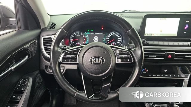 Kia Seltos 2021 Серый из Кореи, фото 4