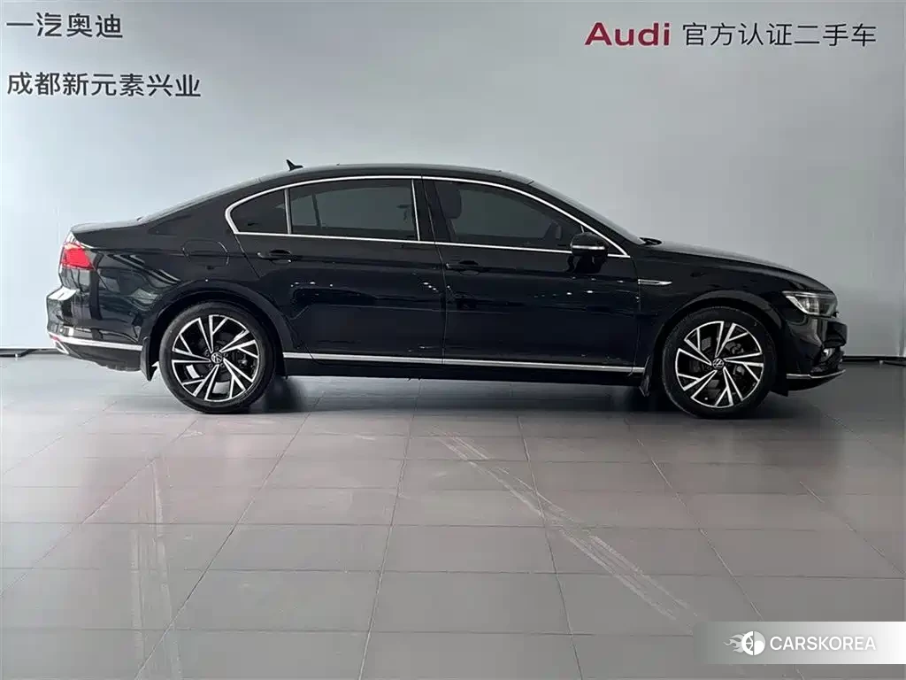 Volkswagen Magotan 2022 Черный из Китая, фото 5
