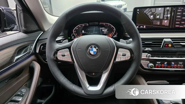 BMW 5 Series (G30) 2023 Черный из Кореи, фото 4