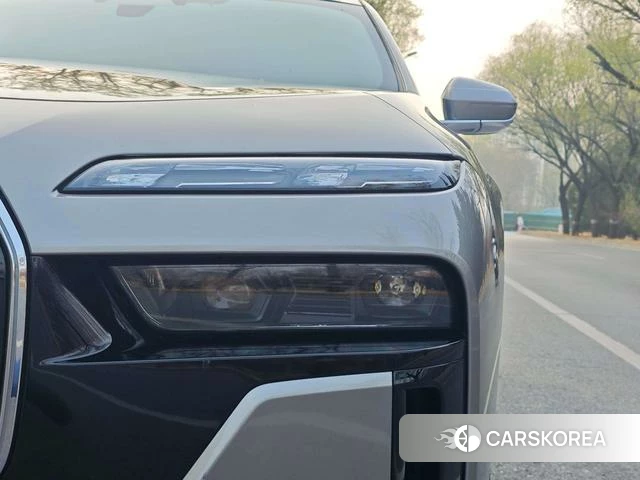 BMW i7 2024 Серебристо-серый из Китая, фото 4