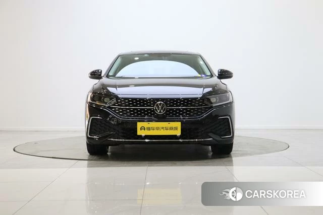 Volkswagen Passat 2025 Черный из Китая, фото 4
