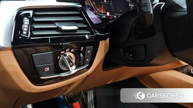 BMW 5 Series (G30) 2021 Черный из Кореи, фото 4