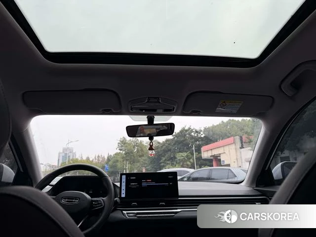Geely Automobile Emgrand 2023 Белый из Китая, фото 4
