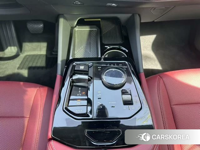 BMW 5 series 2025 Черный из Китая, фото 4