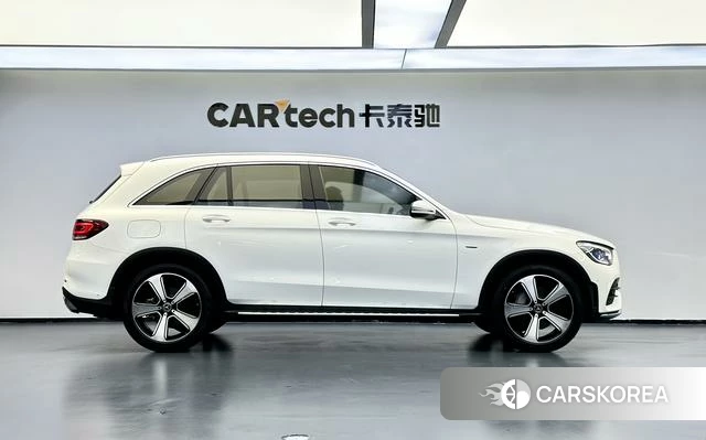 Mercedes-Benz GLC 2023 Белый из Китая, фото 4