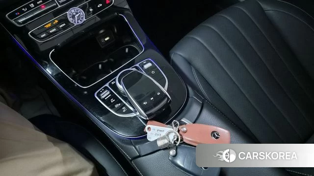 Mercedes-Benz E-Class W213 2020 Серебряный из Кореи, фото 4